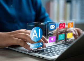 Beginnende crypto-investeerder die de grondbeginselen van geautomatiseerd AI-trading onder de knie krijgt
